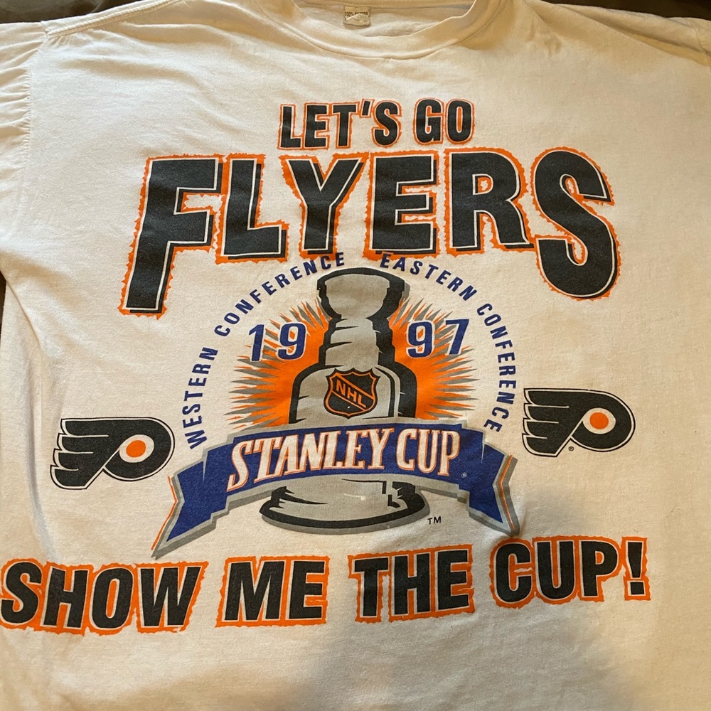 Vntg 97 playoffs flyers shirt